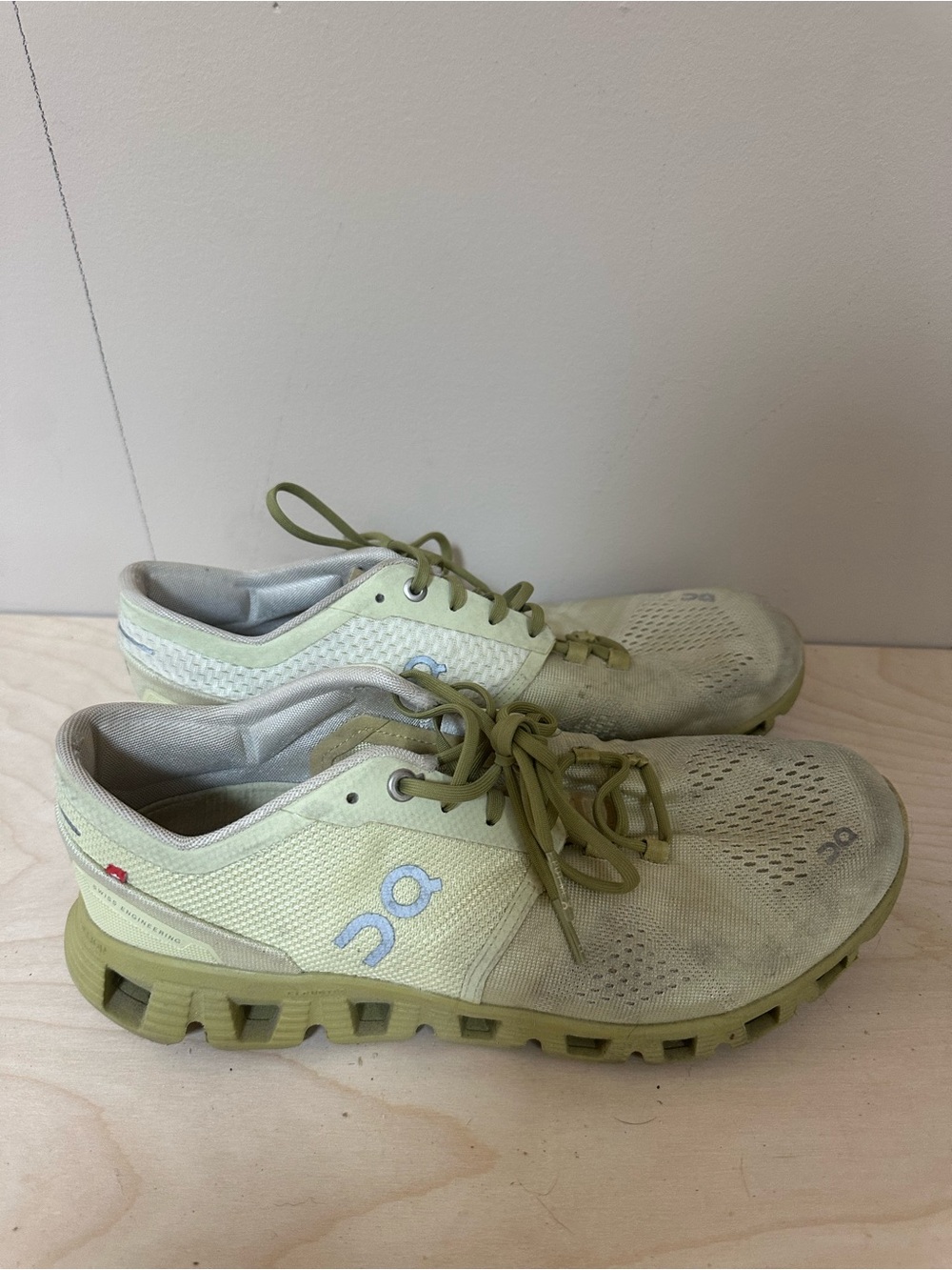On Running Women's Light Green/Olive Sneakers
